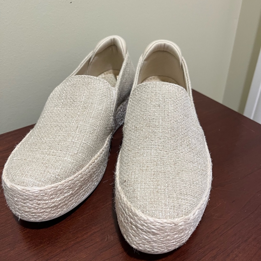 Skechers Martha Stewart Cream Textured Slip-On Shoes - Picture 10 of 10
